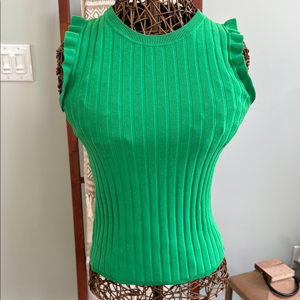 Ann Taylor size M Green Ribbed Sleeveless Top